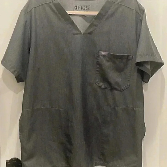 FIGS TECHNICAL COLLECTION GREY SCRUB TOP SIZE LARGE MEDICAL NURSE - Picture 1 of 3